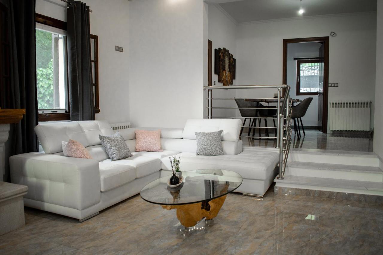 Skriperon Gkk House Private Swimming Pool Luxury House 빌라 외부 사진
